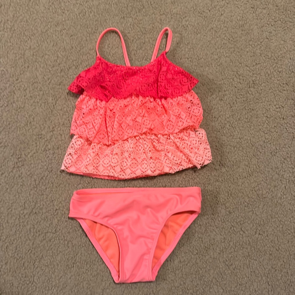 Girls 2 piece swimsuit with ruffles